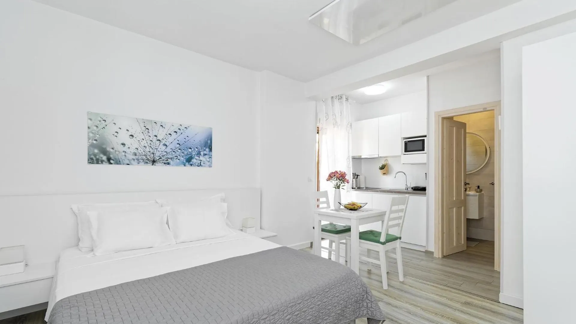 Studio Apartments Nada أوماغ