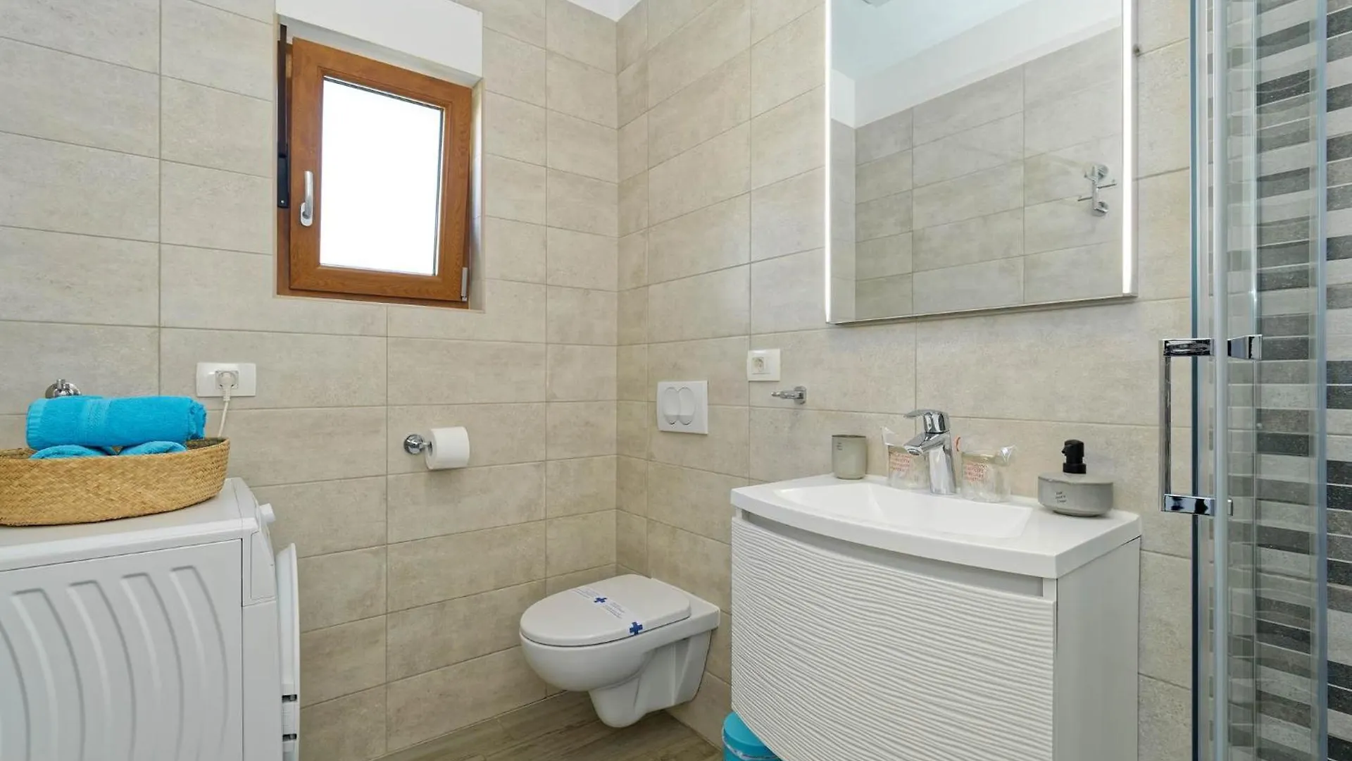 Studio Apartments Nada أوماغ